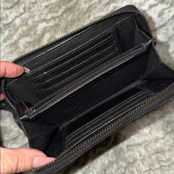 Leopard Print Wallet with Black Accents - Picture 3 of 7